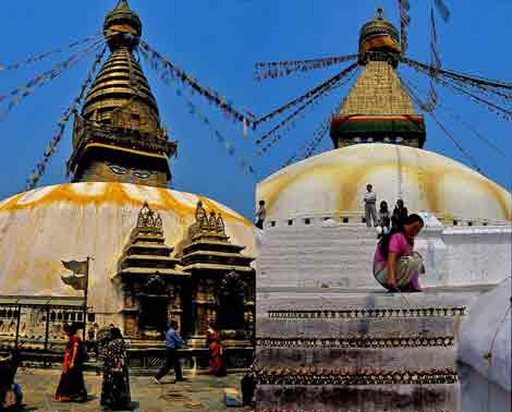 
Kathmandu Swayambhunath and Boudhanath - I Cembali del Makalu book
